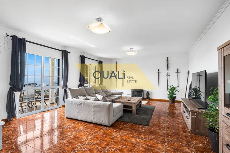 Moradia T4 para Venda em Estreito da Calheta Foto 5