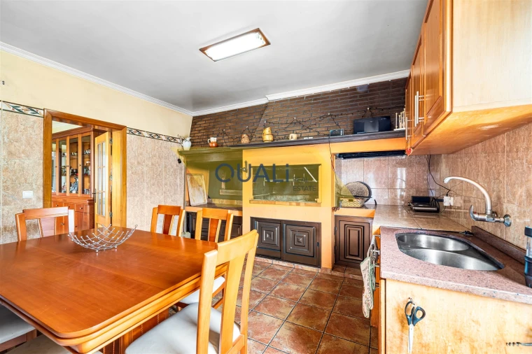 Moradia T4 para Venda em Estreito da Calheta Foto 11