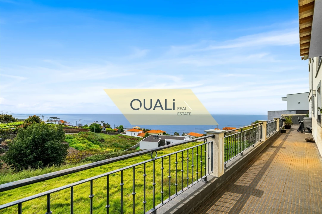 Moradia T4 para Venda em Estreito da Calheta Foto 15