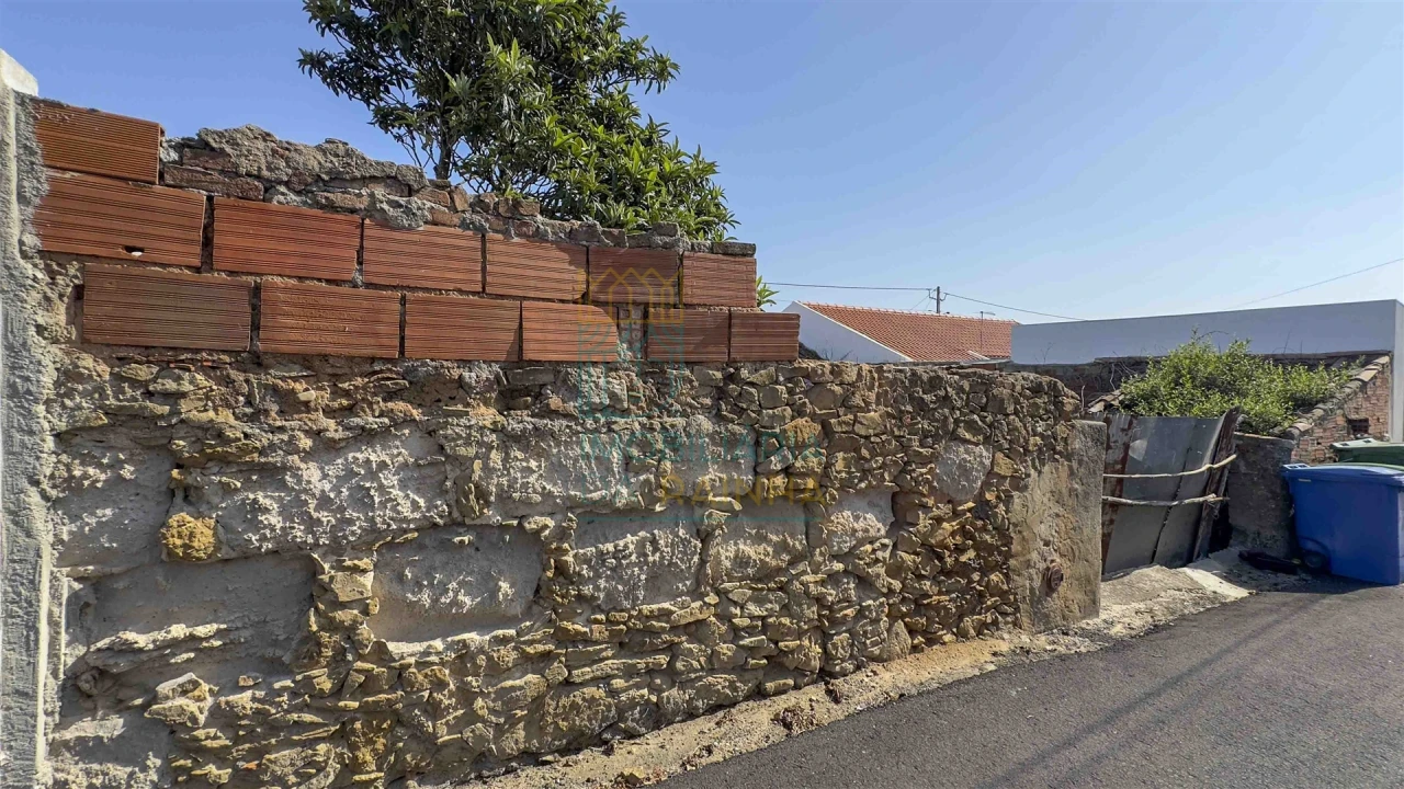 Moradia T2 para Venda em Vau Foto 7