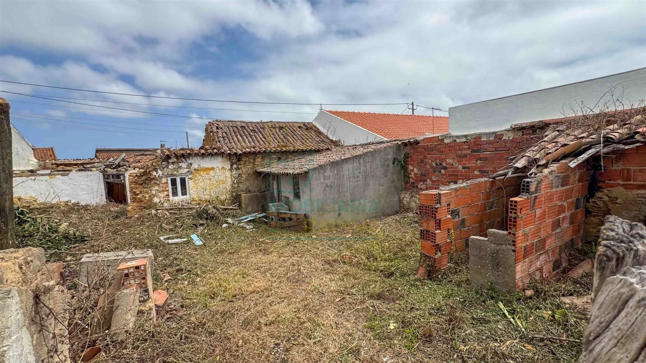 Moradia T2 para Venda em Vau Foto 3