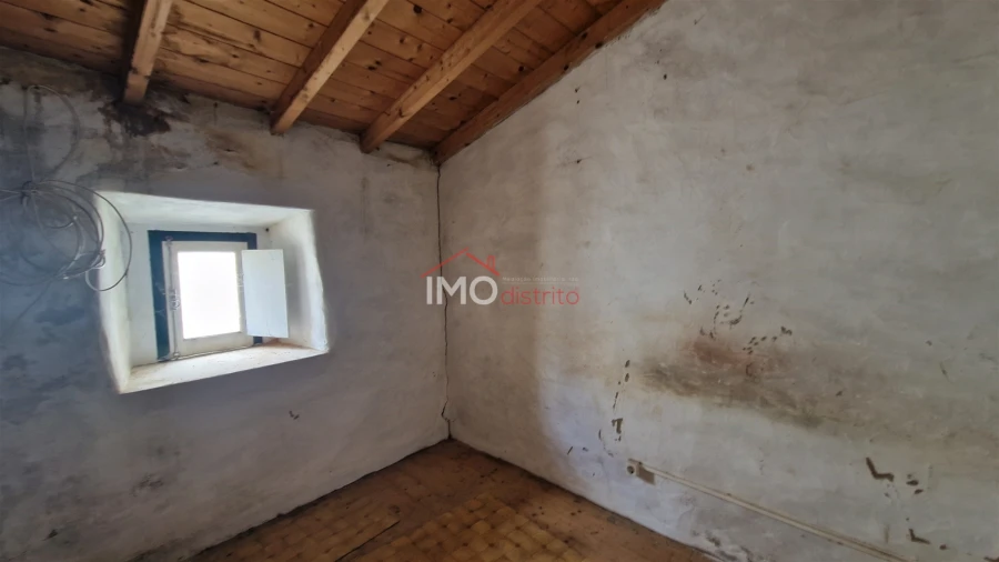 Moradia T1 para Venda em Santa Maria da Devesa Foto 7