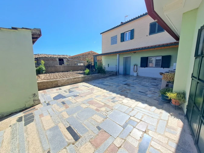 Moradia T4 para Venda em Sendim e Atenor