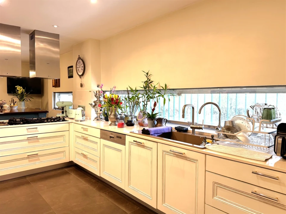 Moradia T7 para Venda em Lordelo do Ouro e Massarelos Foto 24