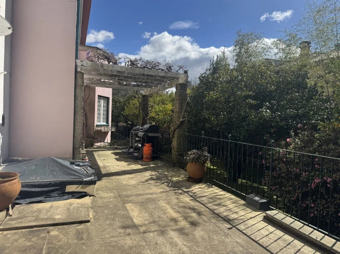 Moradia T7 para Venda em Lordelo do Ouro e Massarelos Foto 10