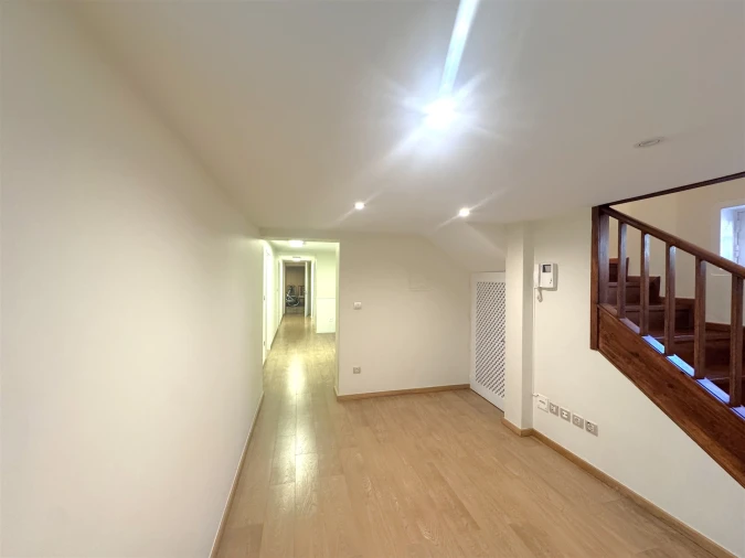 Moradia T7 para Venda em Lordelo do Ouro e Massarelos Foto 43