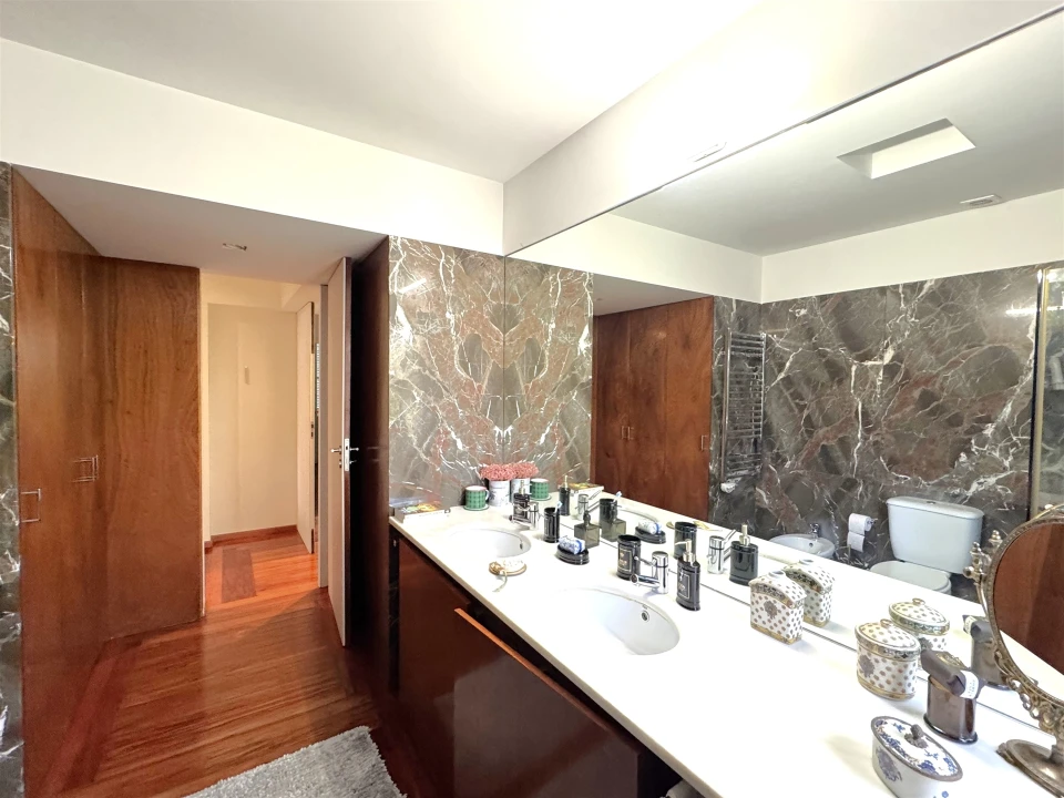 Moradia T7 para Venda em Lordelo do Ouro e Massarelos Foto 35