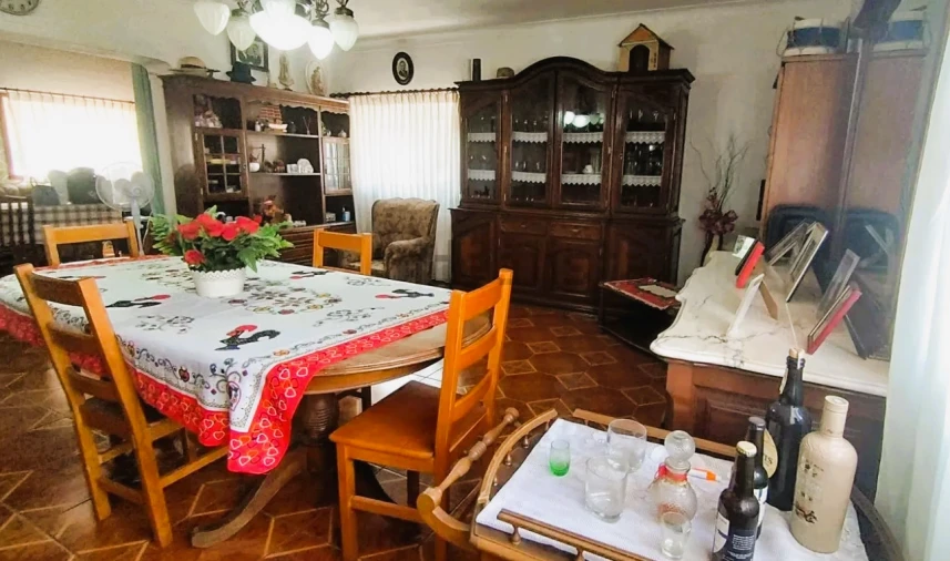 Moradia T5 para Venda em Pedome Foto 11