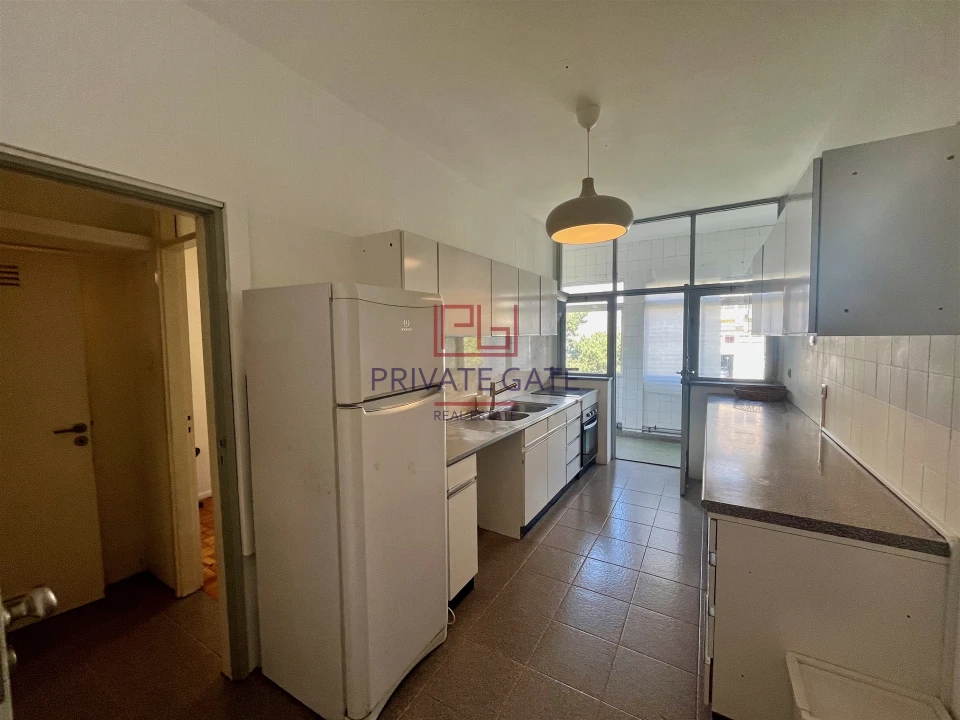 Apartamento T4 para Venda em Lordelo do Ouro e Massarelos Foto 5