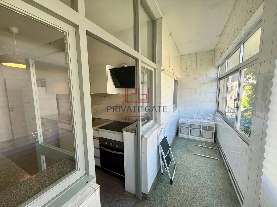 Apartamento T4 para Venda em Lordelo do Ouro e Massarelos Foto 6