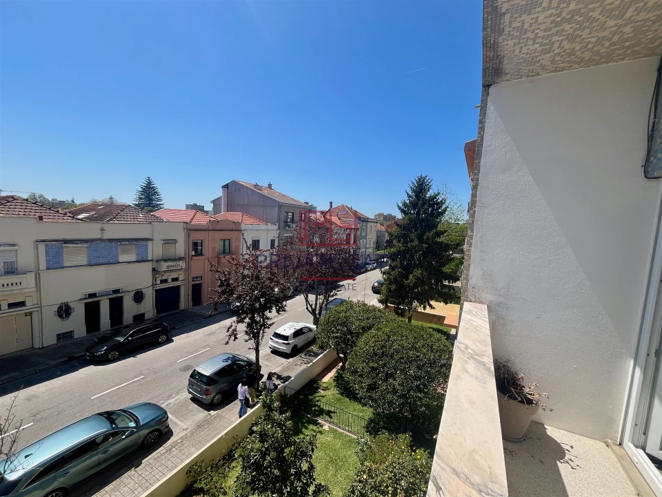 Apartamento T4 para Venda em Lordelo do Ouro e Massarelos Foto 10