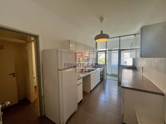 Apartamento T4 para Venda em Lordelo do Ouro e Massarelos Foto 5