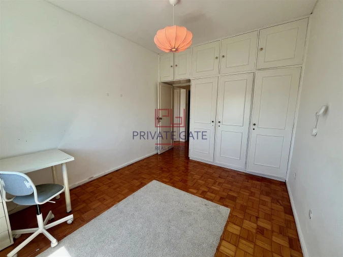 Apartamento T4 para Venda em Lordelo do Ouro e Massarelos Foto 13