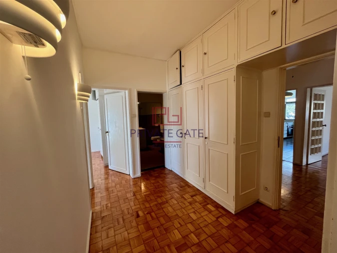 Apartamento T4 para Venda em Lordelo do Ouro e Massarelos Foto 19