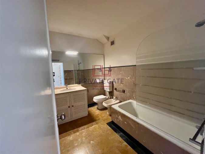 Apartamento T4 para Venda em Lordelo do Ouro e Massarelos Foto 17