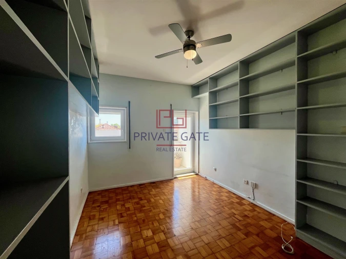 Apartamento T4 para Venda em Lordelo do Ouro e Massarelos Foto 8