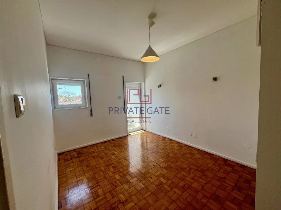 Apartamento T4 para Venda em Lordelo do Ouro e Massarelos Foto 15