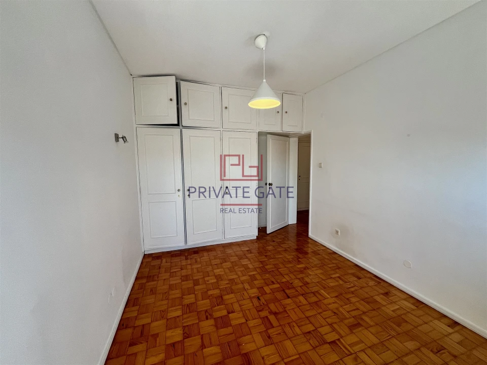 Apartamento T4 para Venda em Lordelo do Ouro e Massarelos Foto 16