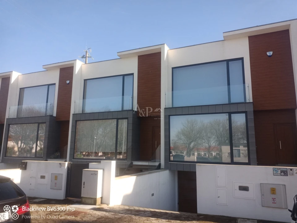 Moradia T4 para Venda em Cacia Foto 1