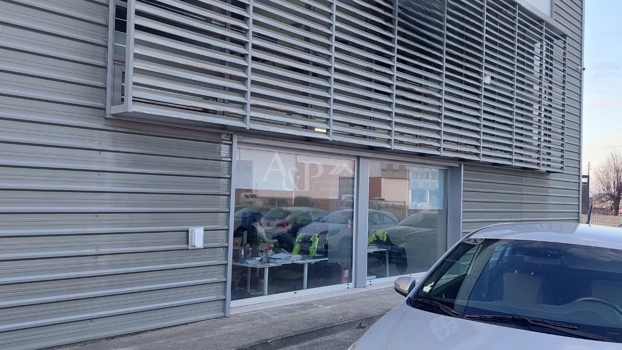 Loja para Arrendamento em Esgueira Foto 2