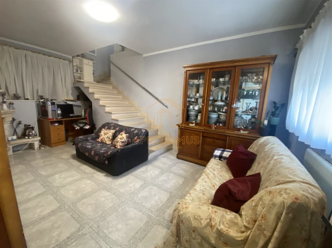 Moradia T4 para Venda em Ferreira-A-Nova Foto 2