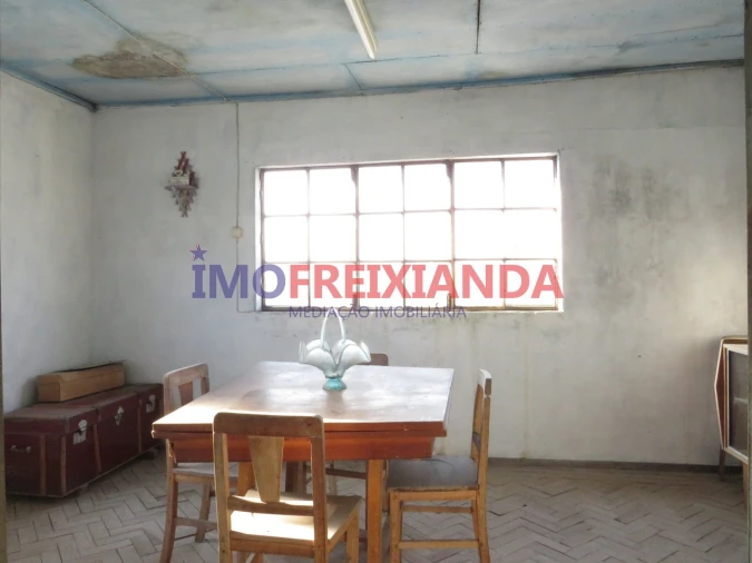 Moradia T3 para Venda em Freixianda, Ribeira do Fárrio e Formigais Foto 5