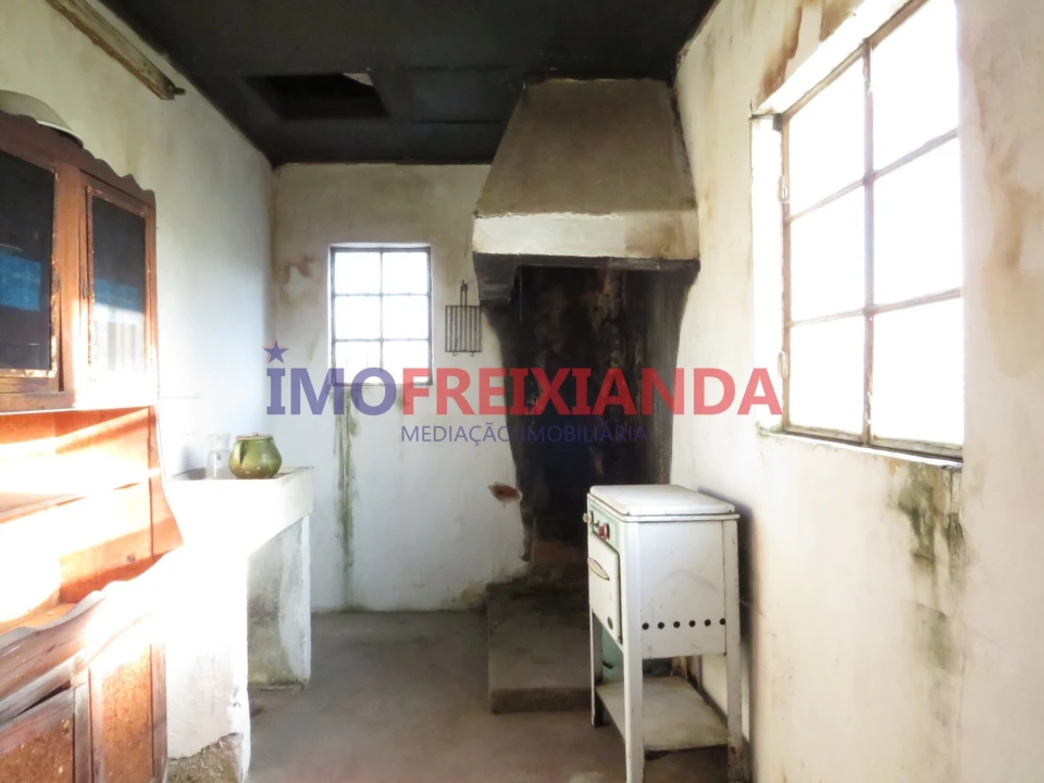 Moradia T3 para Venda em Freixianda, Ribeira do Fárrio e Formigais Foto 3