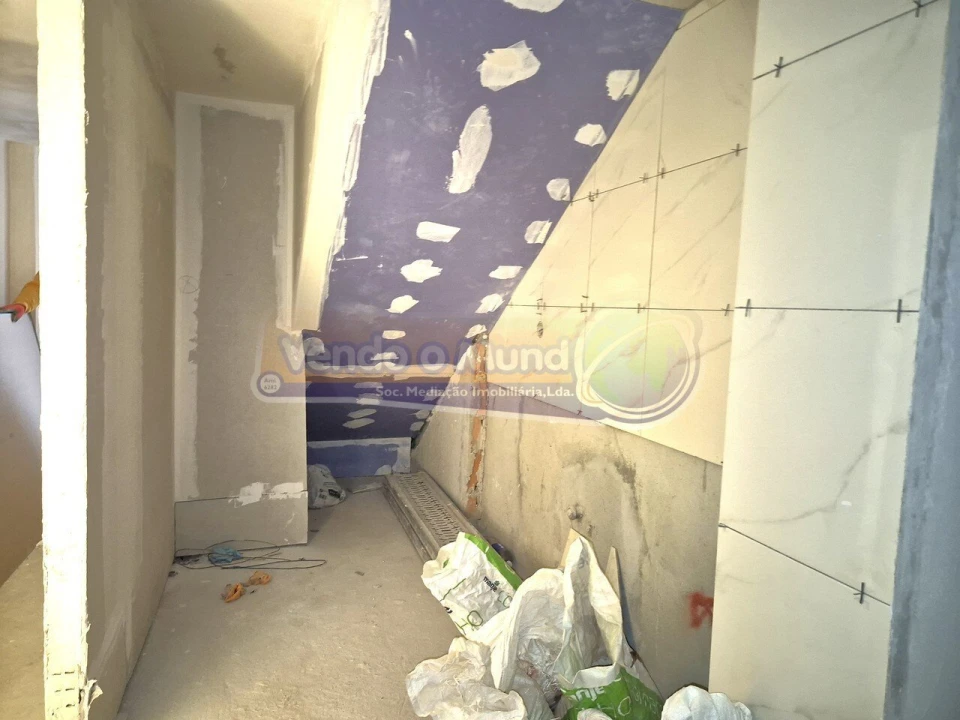 Prédio para Venda em Alhandra, São João dos Montes e Calhandriz Foto 13