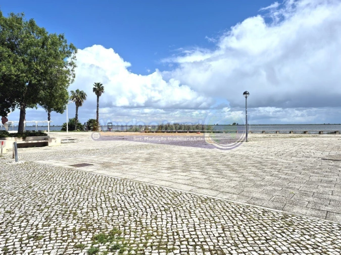 Prédio para Venda em Alhandra, São João dos Montes e Calhandriz