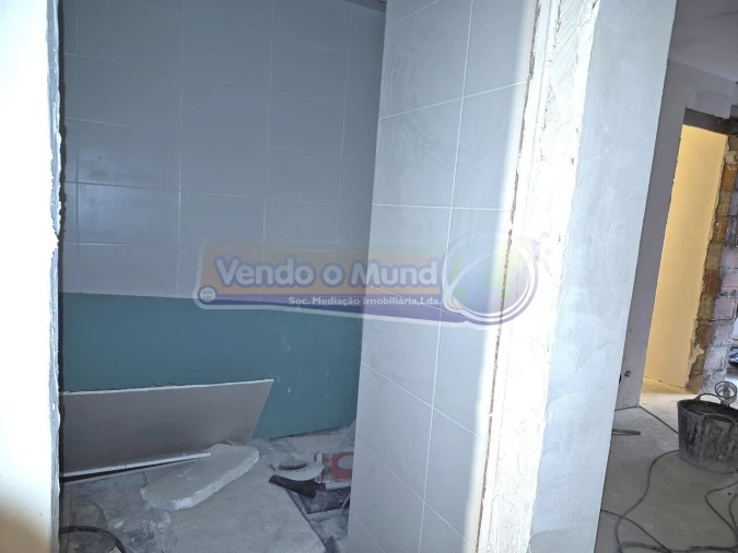 Prédio para Venda em Alhandra, São João dos Montes e Calhandriz Foto 11