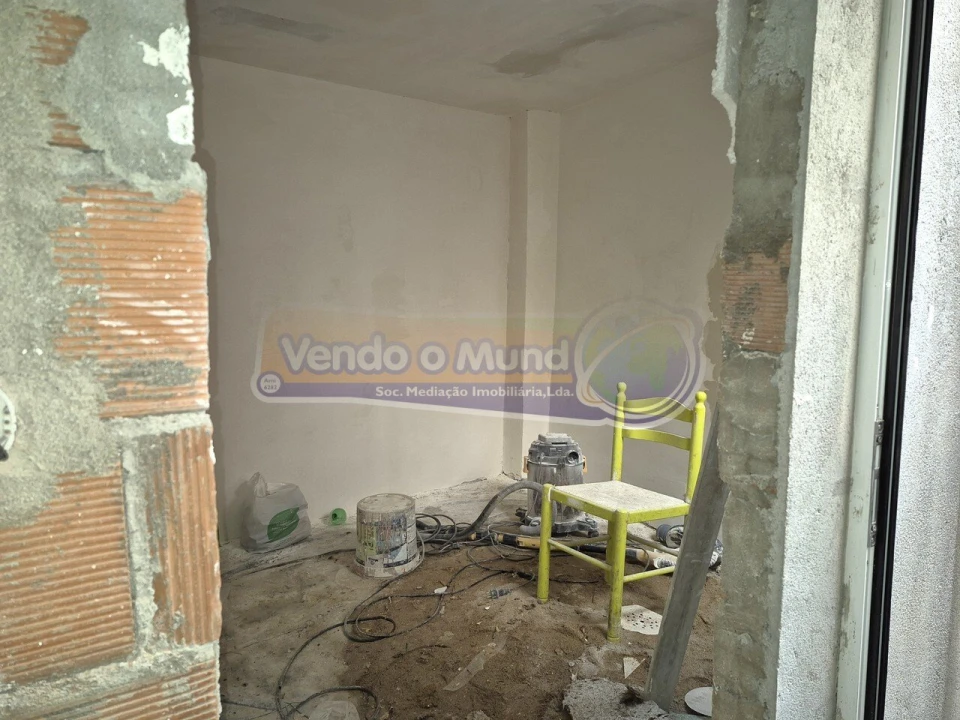 Prédio para Venda em Alhandra, São João dos Montes e Calhandriz Foto 7
