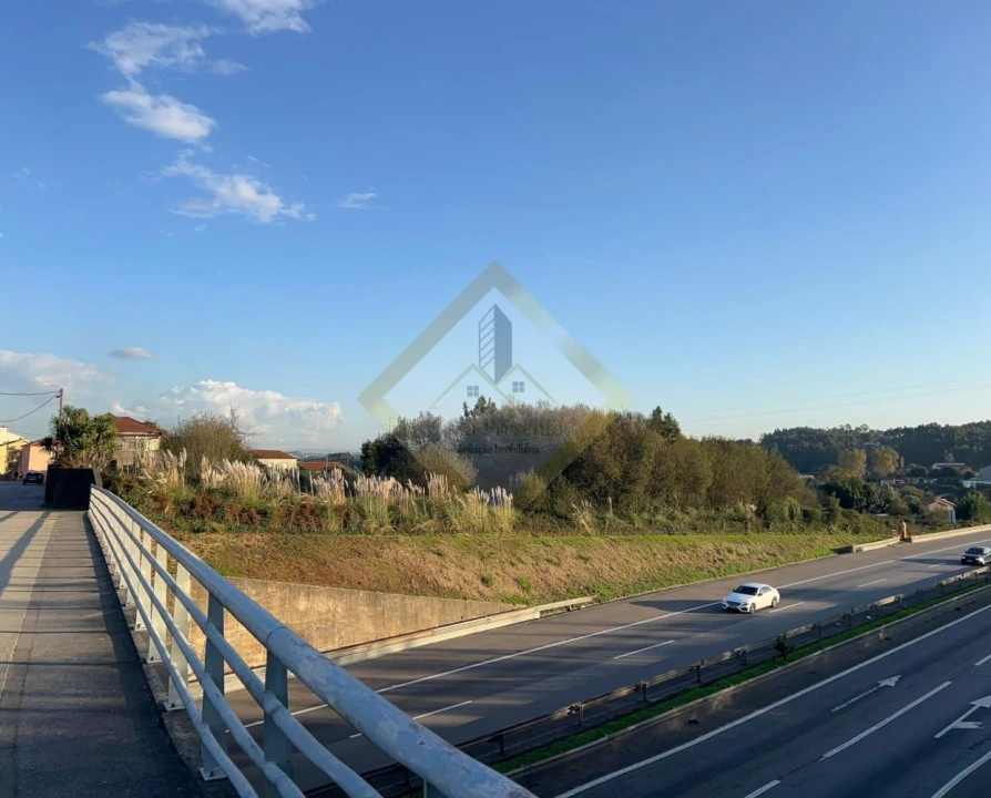 Terreno para Venda em Vilar de Andorinho Foto 8