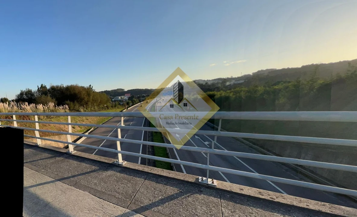 Terreno para Venda em Vilar de Andorinho Foto 2