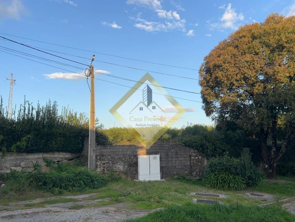 Terreno para Venda em Vilar de Andorinho Foto 1
