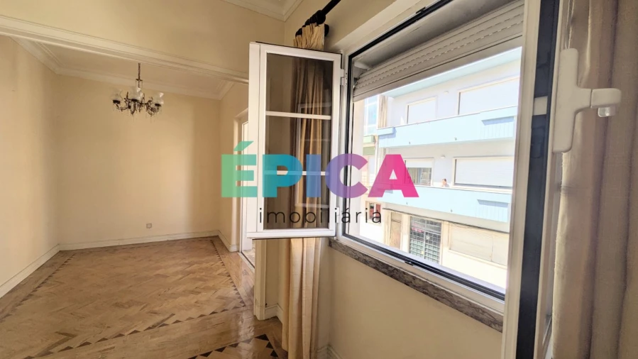 Apartamento T2 para Venda em Beato Foto 2