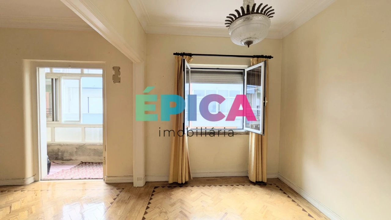 Apartamento T2 para Venda em Beato Foto 3