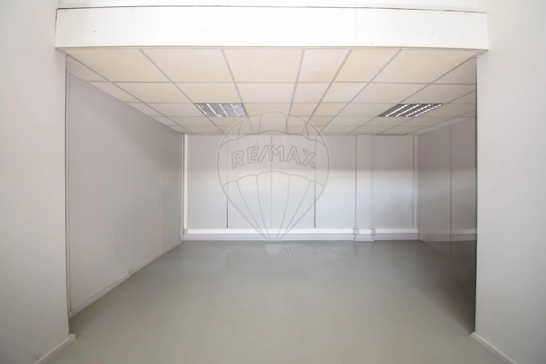 Armazém para Arrendamento em Alfragide Foto 6