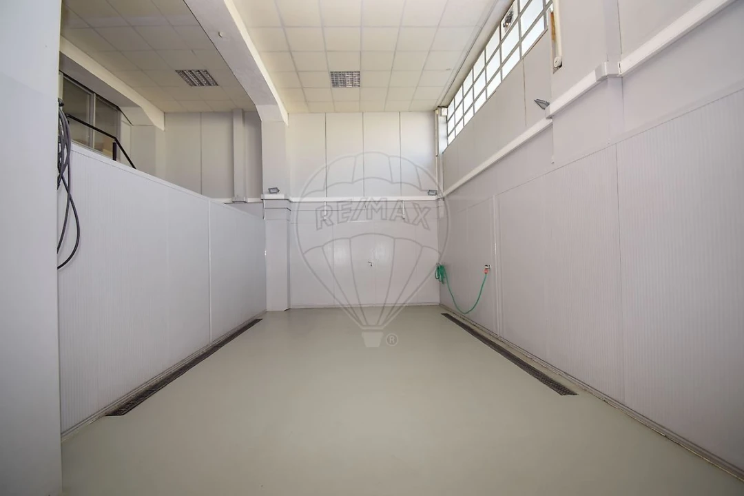 Armazém para Arrendamento em Alfragide Foto 9