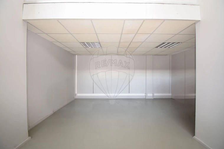 Armazém para Arrendamento em Alfragide Foto 6