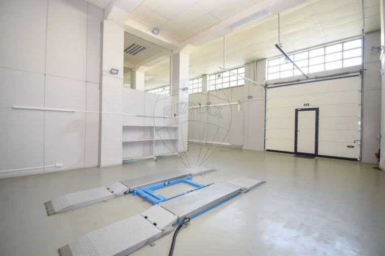 Armazém para Arrendamento em Alfragide Foto 14