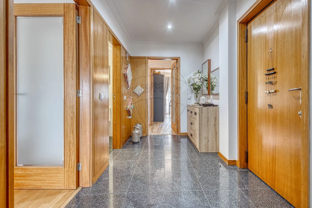 Apartamento T3 para Venda em Campo e Sobrado Foto 10