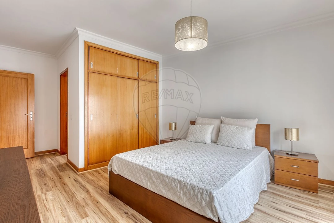 Apartamento T3 para Venda em Campo e Sobrado Foto 4