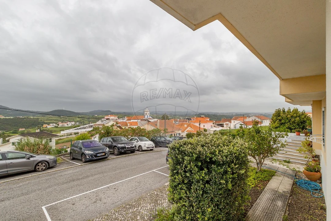 Apartamento T2 para Venda em Igreja Nova e Cheleiros Foto 20