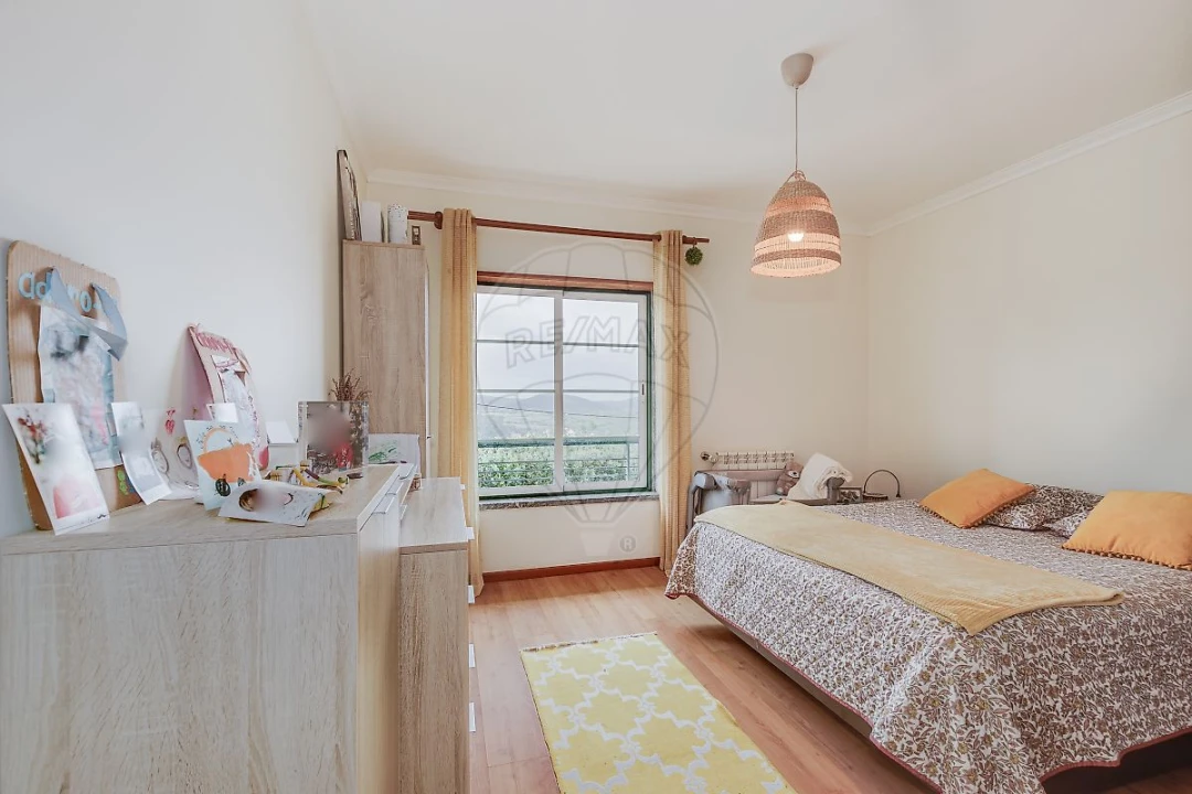 Apartamento T2 para Venda em Igreja Nova e Cheleiros Foto 11