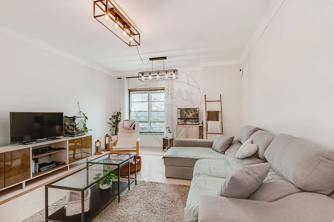 Apartamento T2 para Venda em Igreja Nova e Cheleiros Foto 13