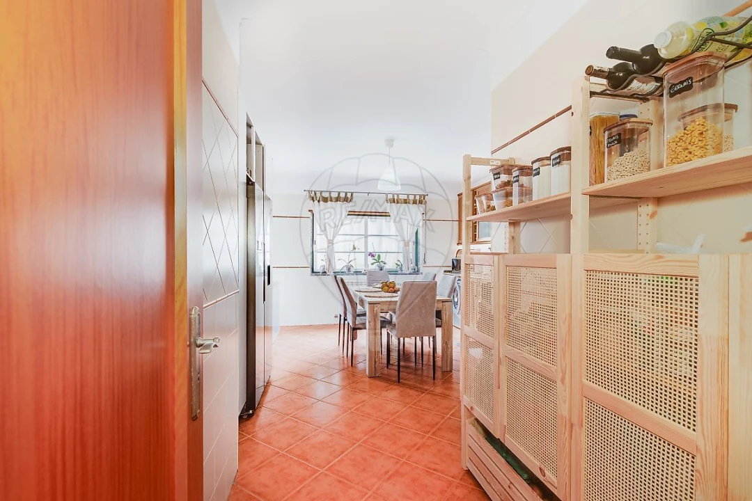 Apartamento T2 para Venda em Igreja Nova e Cheleiros Foto 3