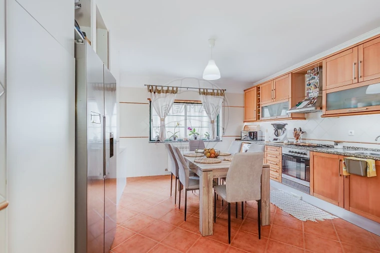 Apartamento T2 para Venda em Igreja Nova e Cheleiros Foto 4