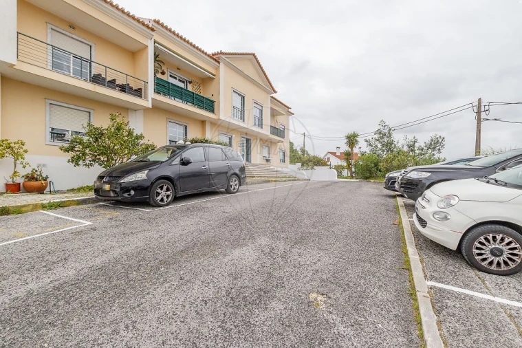 Apartamento T2 para Venda em Igreja Nova e Cheleiros Foto 27