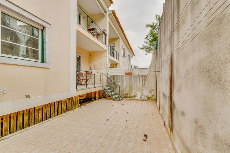 Apartamento T2 para Venda em Igreja Nova e Cheleiros Foto 15