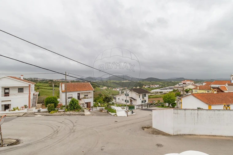 Apartamento T2 para Venda em Igreja Nova e Cheleiros Foto 29